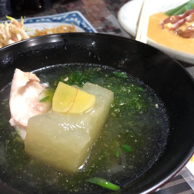 おいしい料理を囲みながら おいしい料理を囲みながら