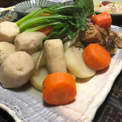 おいしい料理を囲みながら おいしい料理を囲みながら