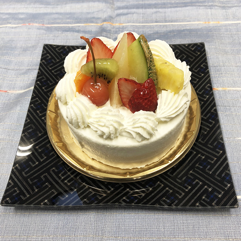 ホールケーキのお皿に秋名バラ☆ ホールケーキのお皿に秋名バラ☆