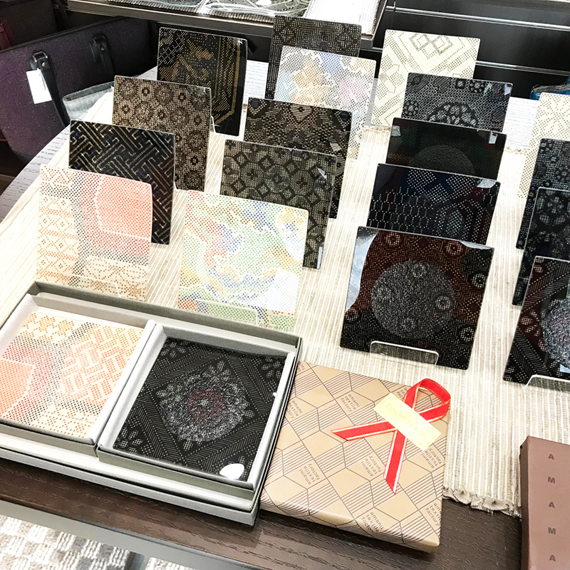 ギフトの定番クリスタル大島紬コースター☆ ギフトの定番クリスタル大島紬コースター☆