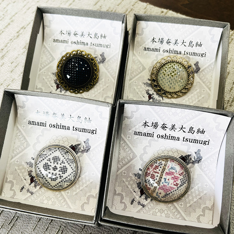 胸元のオシャレにいかがですか☆ 胸元のオシャレにいかがですか☆