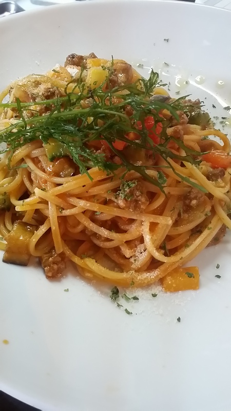 夏野菜と挽肉のトマトソース バベッティ-♪ 夏野菜と挽肉のトマトソース バベッティ-♪