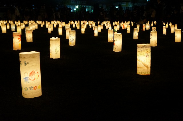 奄美群島日本復帰60周年メモリアルイベント「復帰の灯」幻想的な灯篭3