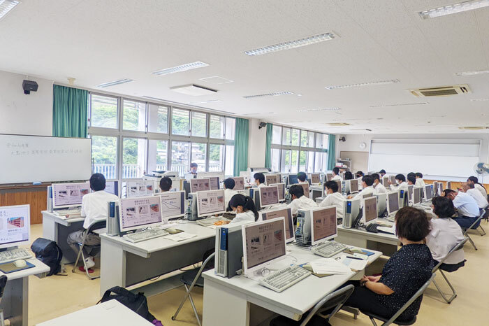 2022年8月1日、奄美高等学校で「令和4年度 商業教育研修講座」の講師を担当しました。