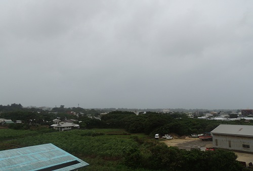 台風で荒れ狂う海