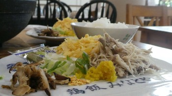 奄美の郷土料理、黄金のスープが光り輝く『鶏飯元祖みなとや』