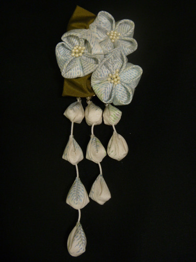 大島紬を使用した花の髪飾り