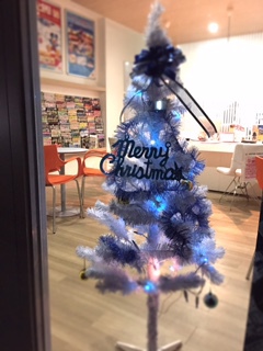 クリスマスツリー点灯中