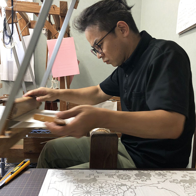 集中して機織り☆