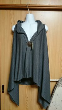 ドレープの綺麗なベスト&ジャケット