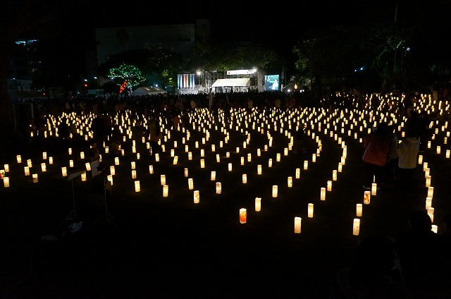 奄美群島日本復帰60周年メモリアルイベント「復帰の灯」幻想的な灯篭2