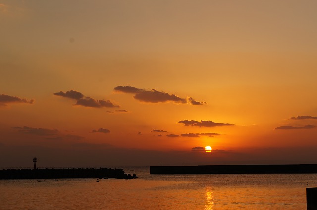 奄美大島の初日の出。今年の「新年式（初日の出を拝む式）」は最高の天気でした。