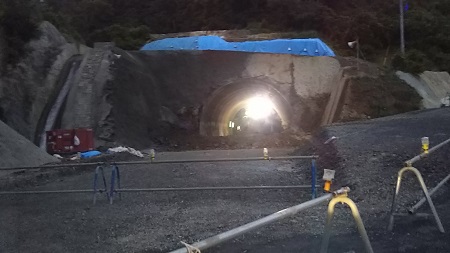 トンネル貫通