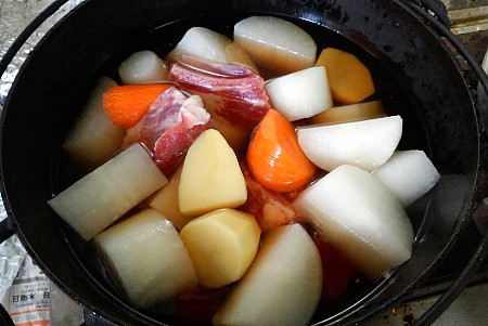 薪で料理