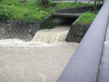 工業高校横の浦上川の状況