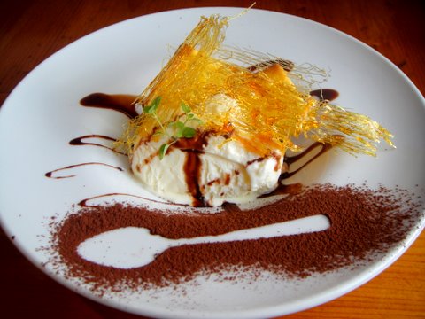 デザートのケーキ