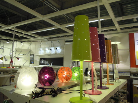 ＩＫＥＡの、あ・か・り・