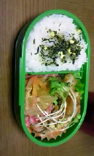 お弁当は一応(笑)