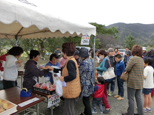 宇検市場２周年イベント
