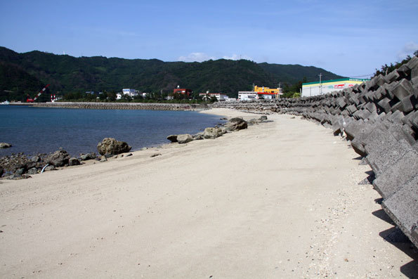 鳩浜の砂浜