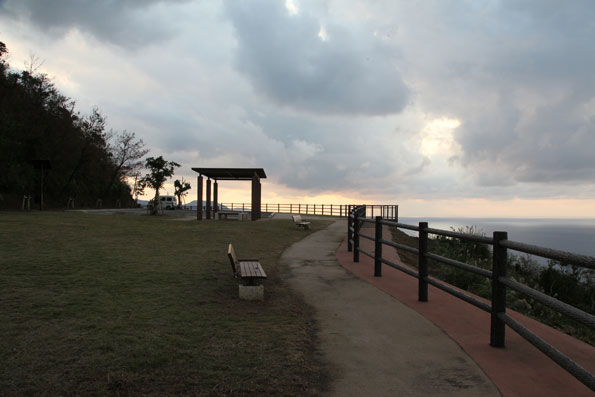 嶺山公園駐車場