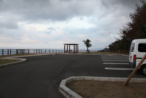 嶺山公園駐車場