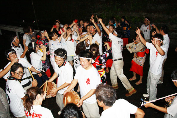 節踊り近づく