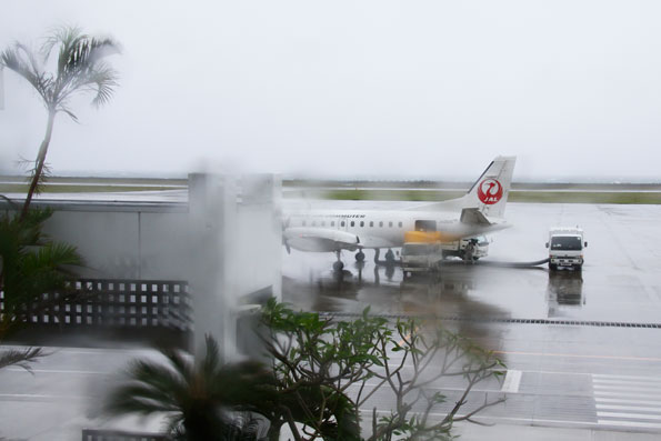 梅雨の雲の上