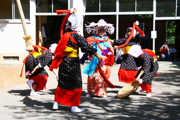油井豊年踊り「稲すり」