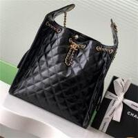 CHANEL ホーボーバッグ キルティングレザー ゴールドCCロゴ シャネル