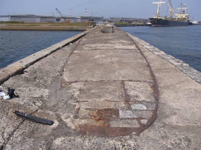 軍艦防波堤